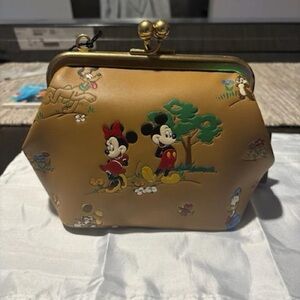 Coach X Disney Mickey and friend’s Kisslock